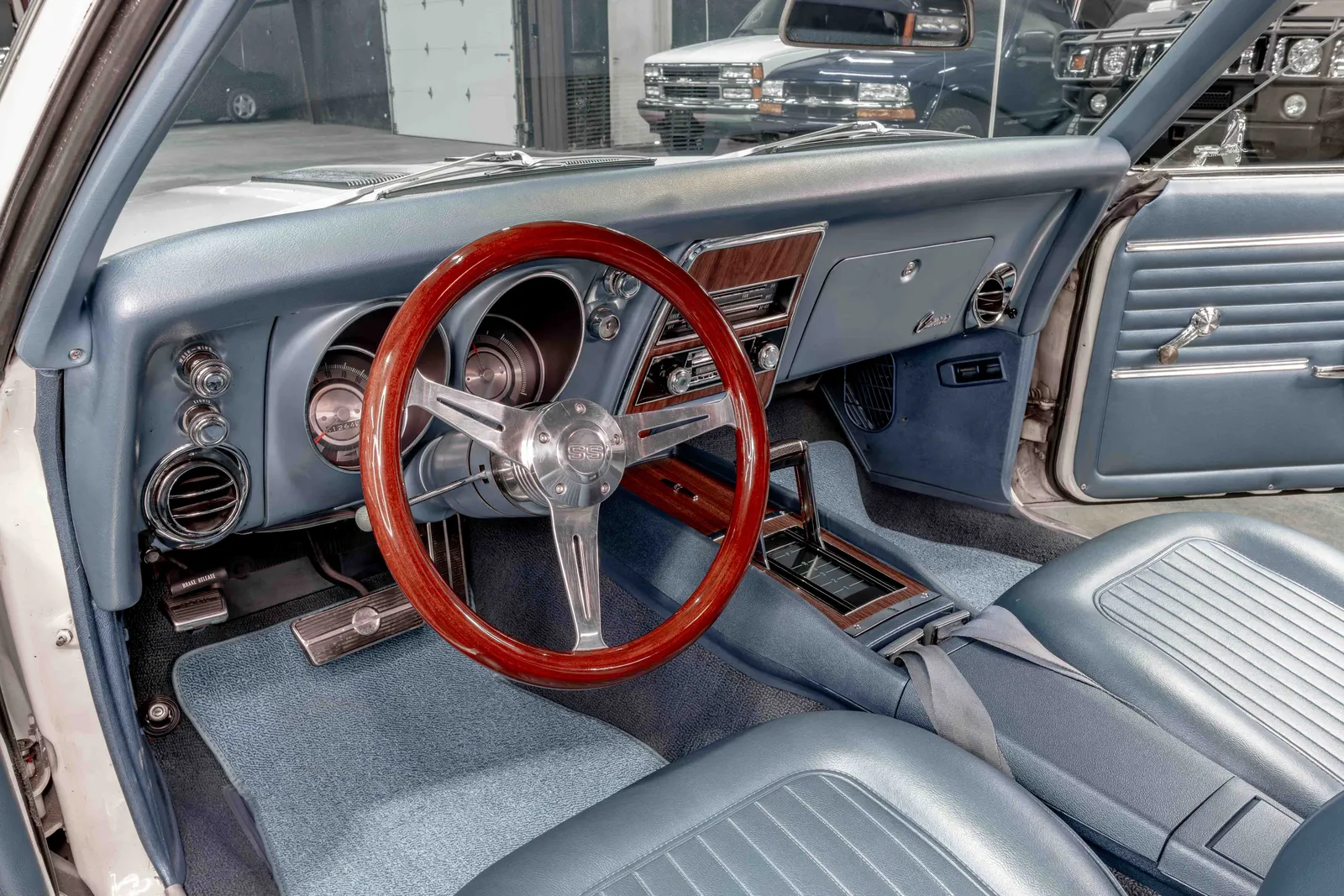 1968-Chevrolet-Camaro-White-306510-46.jpg